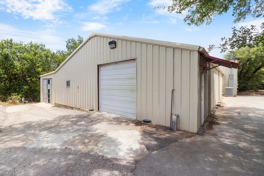 More Photos Of 4111 W State Highway 29, Georgetown Warehouse For Sale