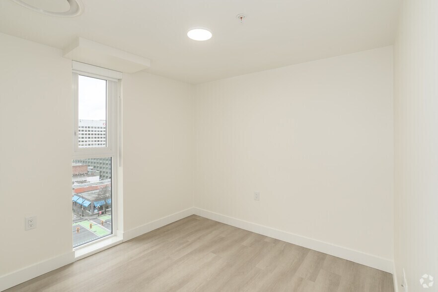 More Photos Of 825 Fort St, Victoria Apartments For Lease