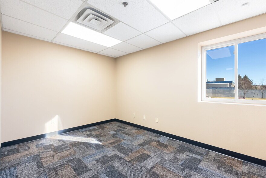 More Photos Of 2150 Victor Pl, Colorado Springs Distribution For Lease