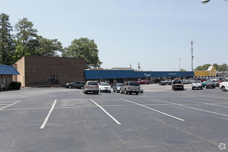 More Photos Of 365-409 Fayette Pl, Fayetteville General Retail For Lease