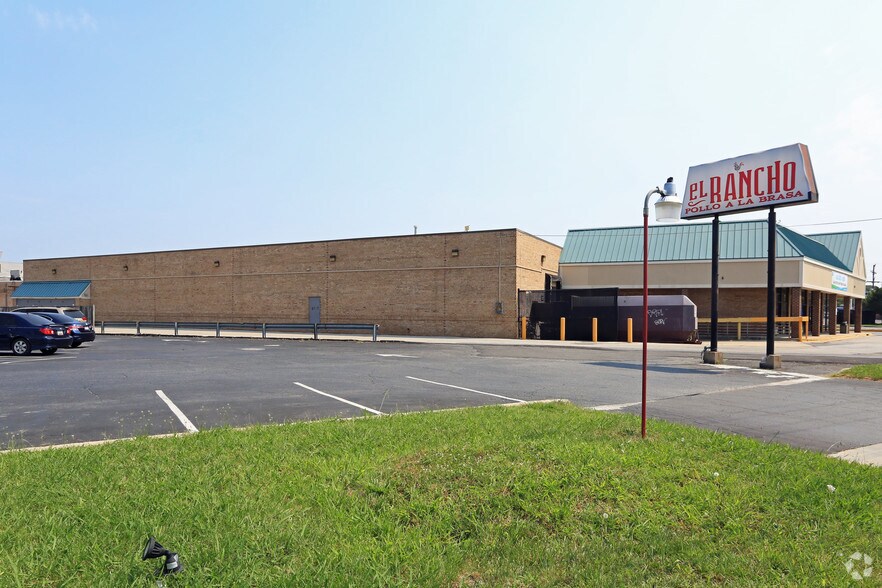 More Photos Of 6151-6153 Livingston Rd, Oxon Hill Storefront For Lease