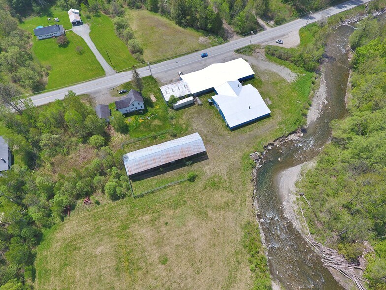 More Photos Of 303 Willoughby Ave, Orleans Freestanding For Sale