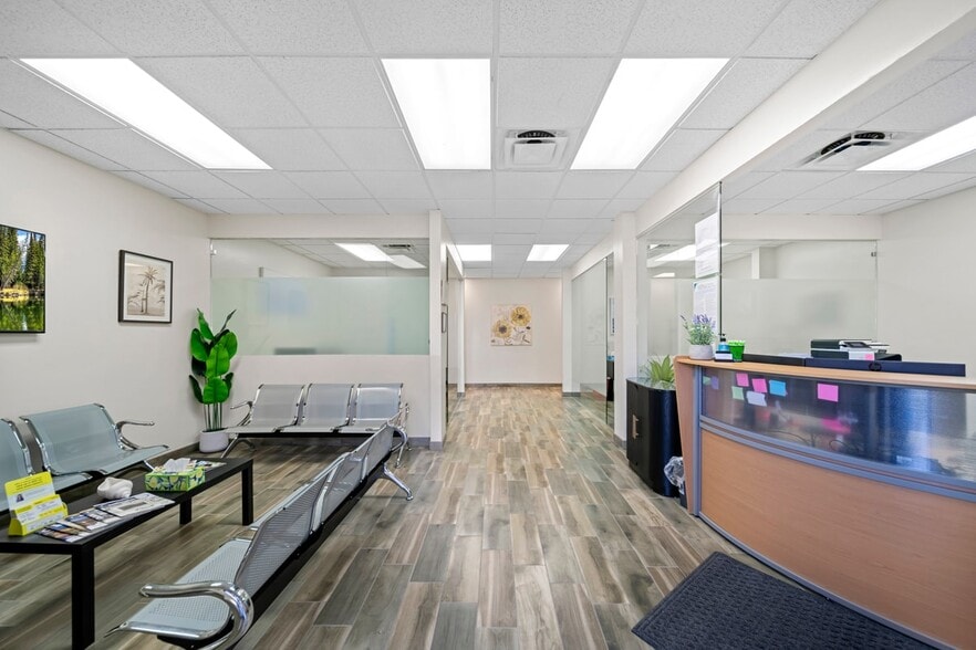 More Photos Of 13861 Plantation Rd, Fort Myers Office For Sale
