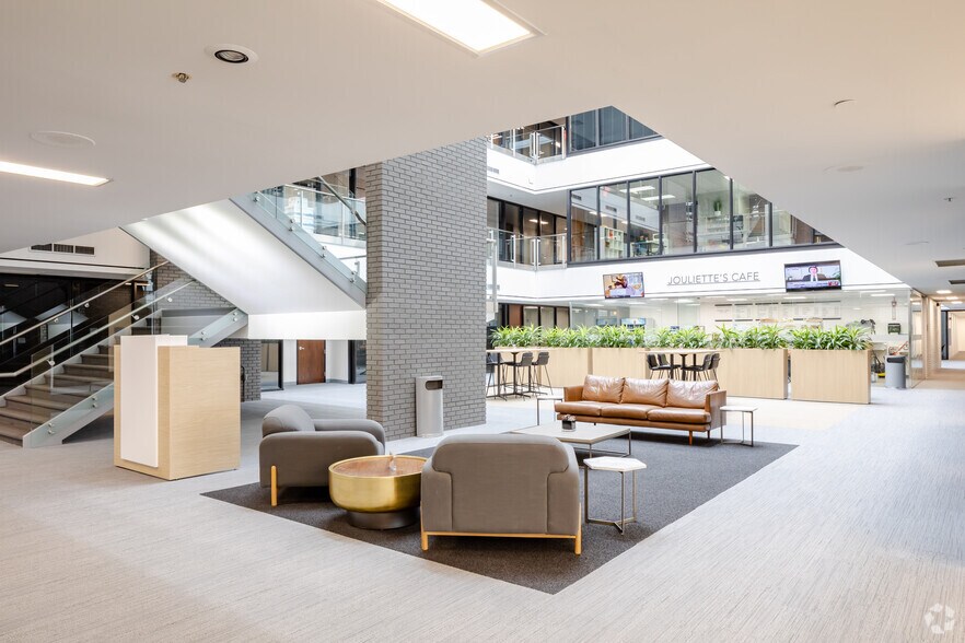 More Photos Of 2625 Butterfield Rd, Oak Brook Office For Lease