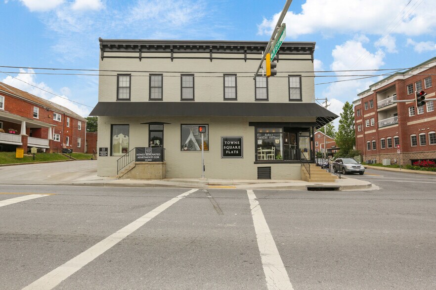 More Photos Of 28 Liberty St, Westminster Apartments For Lease