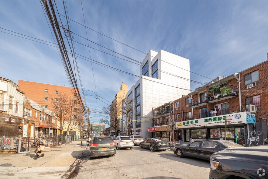 More Photos Of 13320 41st Rd, Flushing Medical For Sale