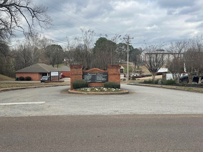 More Photos Of 78 Lynoak Cv, Jackson Medical For Sale