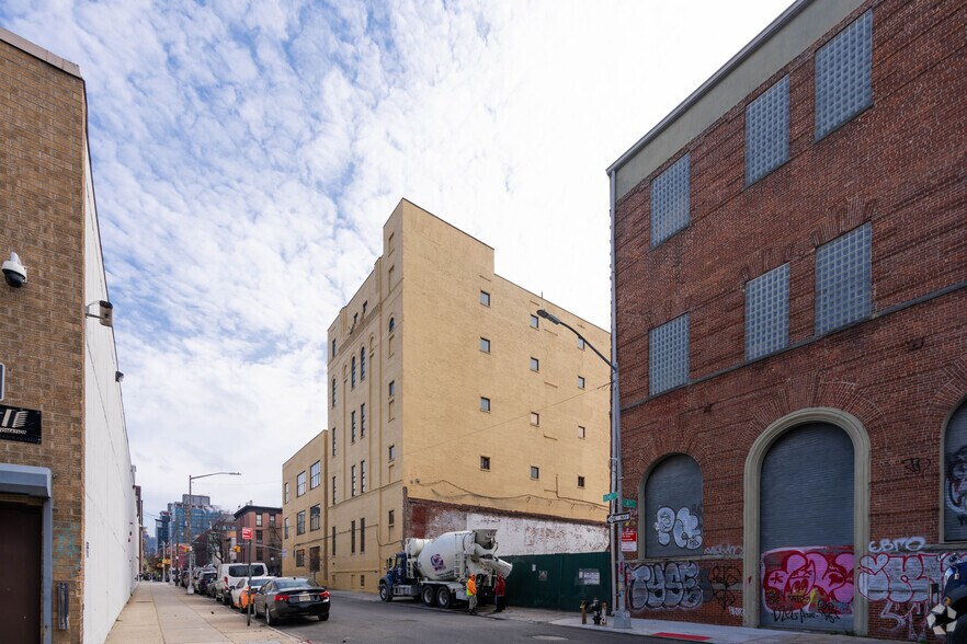 More Photos Of 130 3rd St, Brooklyn Warehouse For Sale