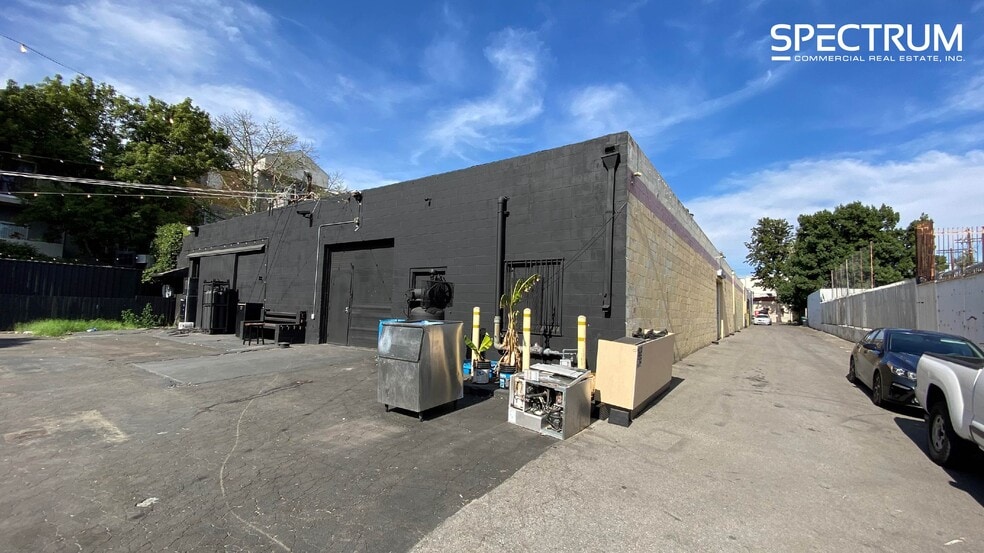 More Photos Of 14532 Blythe St, Van Nuys Manufacturing For Lease