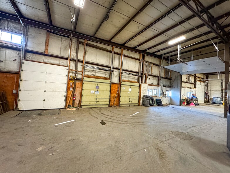 More Photos Of 823 Ferry Rd, Charlotte Industrial For Sale