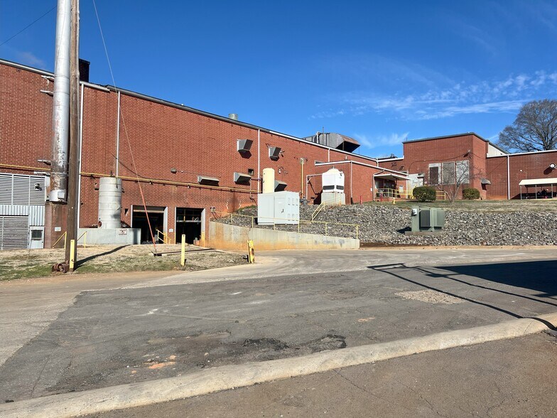 More Photos Of 304 Linwood Rd, Kings Mountain Warehouse For Sale