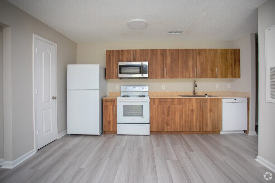 More Photos Of 3000 S Adams St, Tallahassee Apartments For Sale