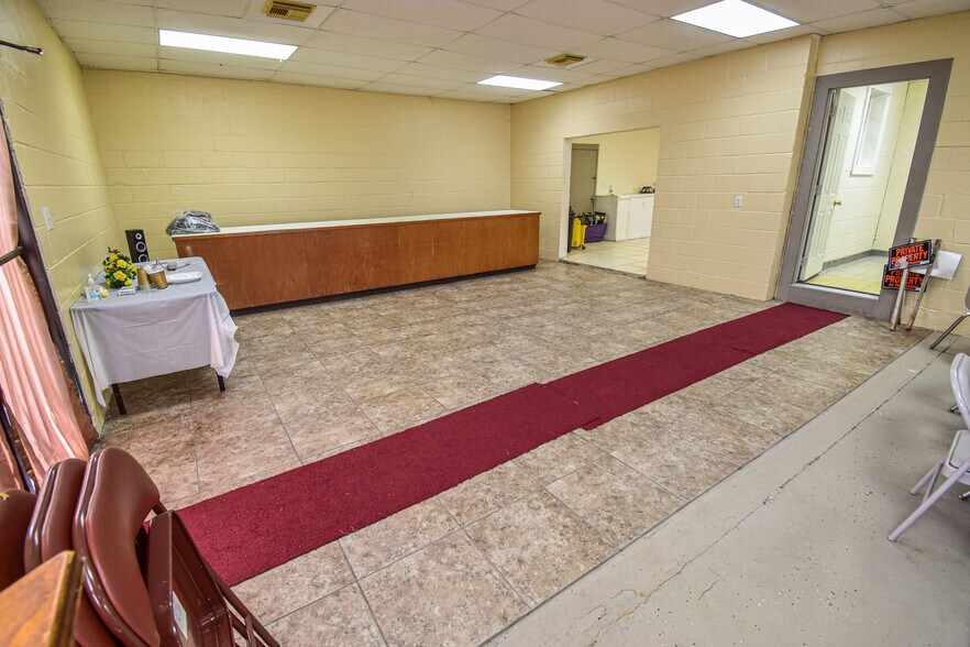 More Photos Of 6611 University Blvd E, Cottondale Religious Facility For Sale