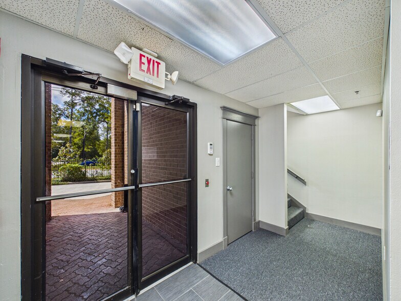 More Photos Of 25222 Glen Loch Dr, Spring Coworking Space