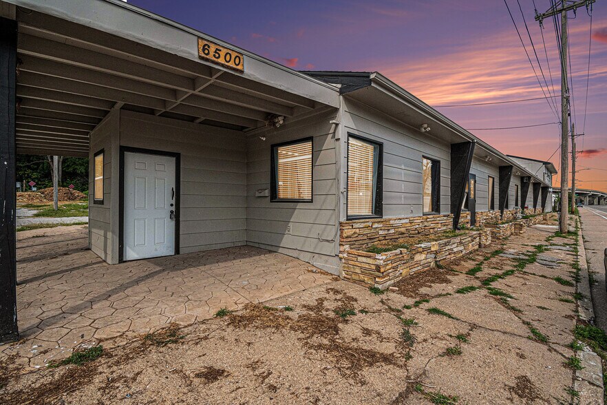 More Photos Of 6500 Railroad Ave, Omaha Restaurant For Lease