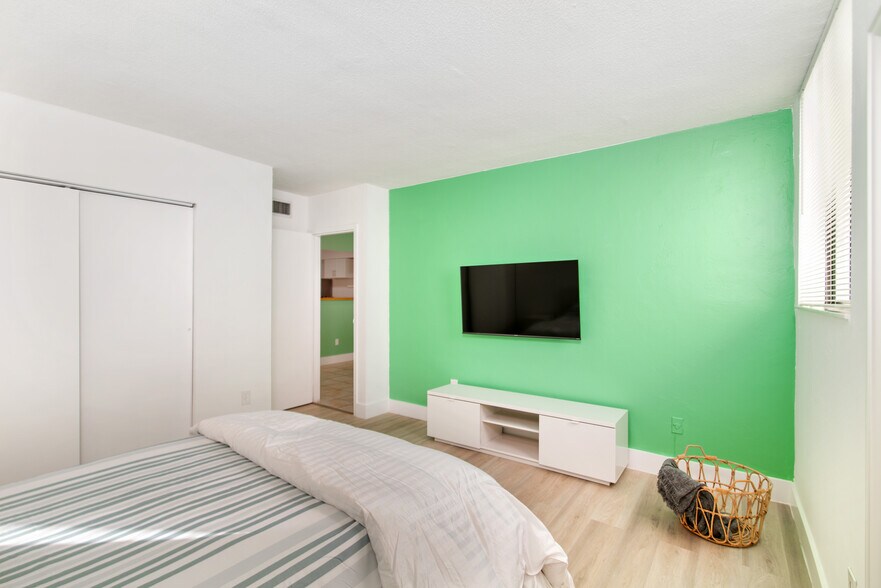 More Photos Of 2345 NE 135th St, Miami Apartments For Sale
