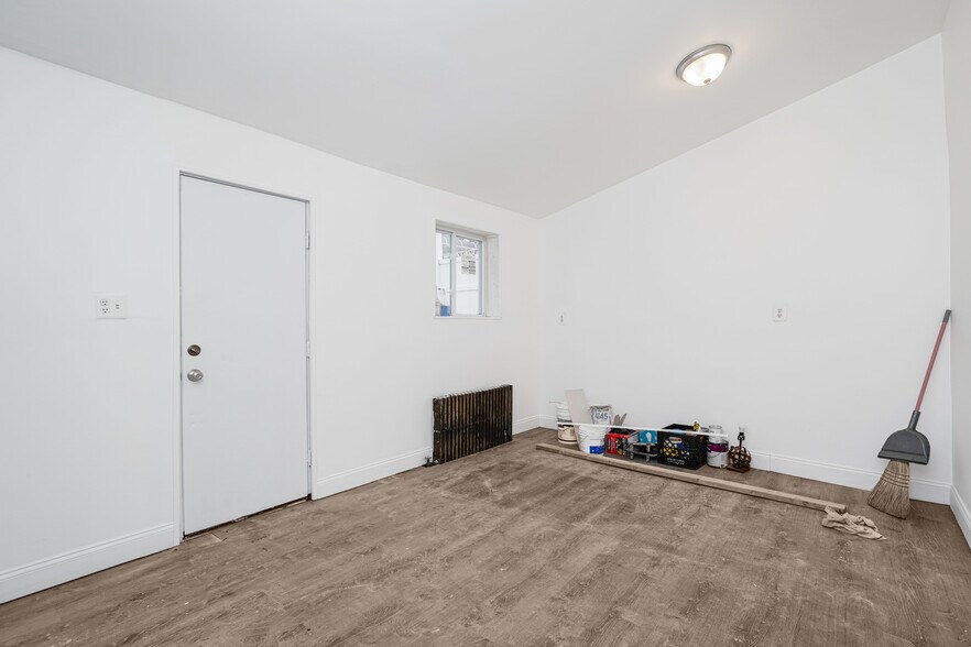 More Photos Of 419 Jersey St, Staten Island Storefront For Sale