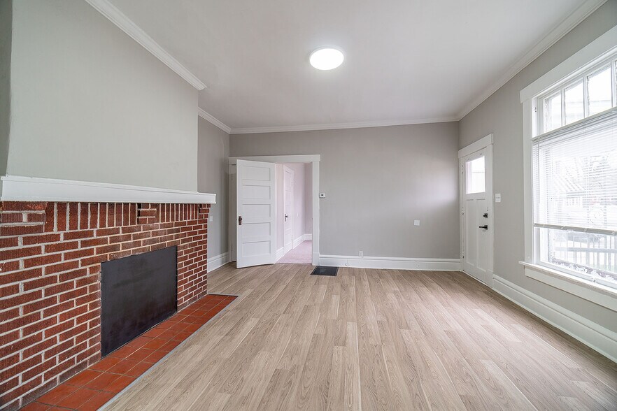 More Photos Of 16-20 W Park St, Westerville Apartments For Sale