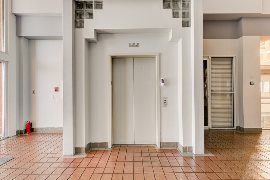 More Photos Of 1717 Precinct Line Rd, Hurst Medical For Sale