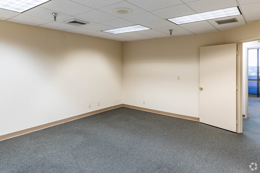 Photo of 7th Floor Ste 2000-700