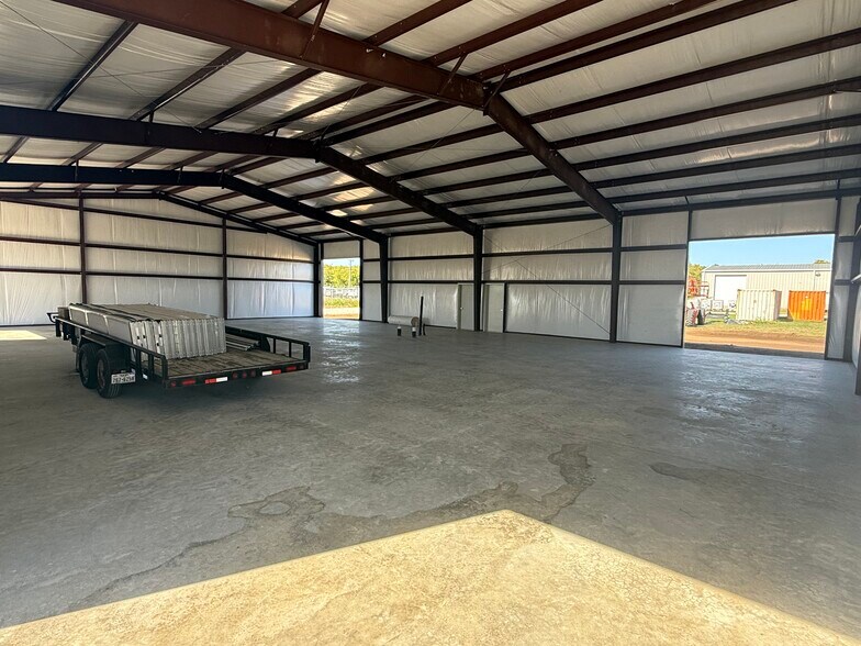 More Photos Of 490 Locust St, Whitesboro Industrial For Lease