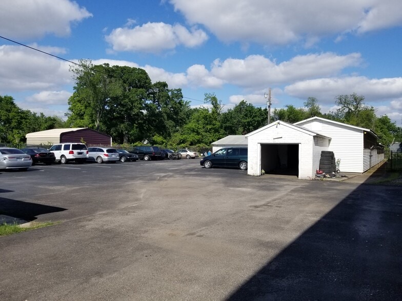 More Photos Of 11448 Reeder Rd, Dallas Light Distribution For Sale