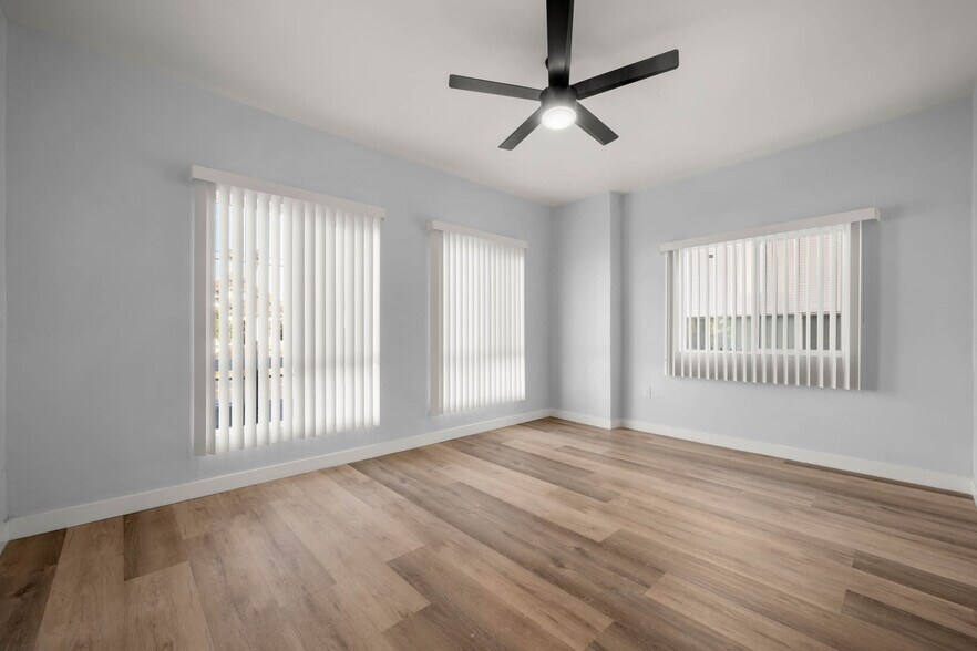 More Photos Of 4309 S Main St, Los Angeles Apartments For Sale