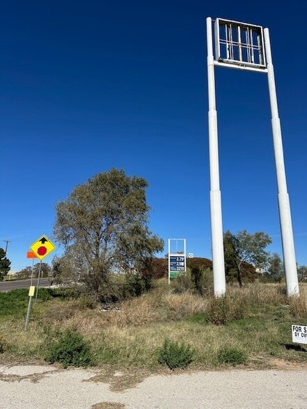 More Photos Of 1105 E US Highway 180, Snyder Convenience Store For Sale