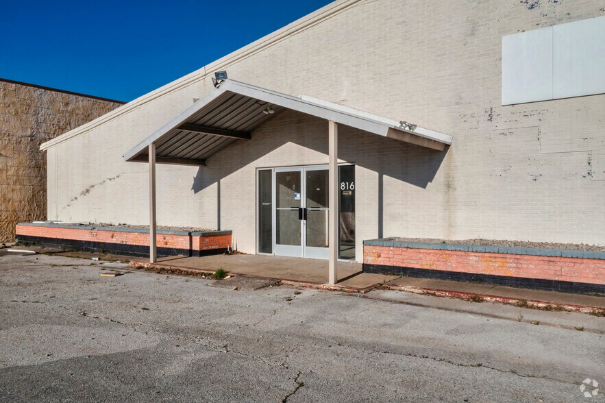 More Photos Of 816 S Sherman St, Richardson Industrial For Sale