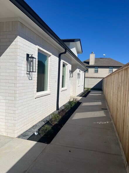 More Photos Of 18924 Kuykendahl Rd, Spring Office For Sale