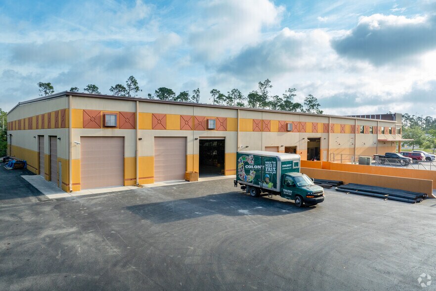 More Photos Of 12290 Crystal Commerce Loop, Fort Myers Distribution For Lease