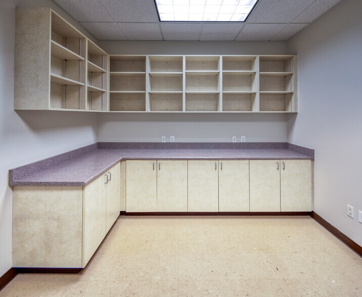 More Photos Of 1375 Exposition Blvd, Sacramento Office For Lease
