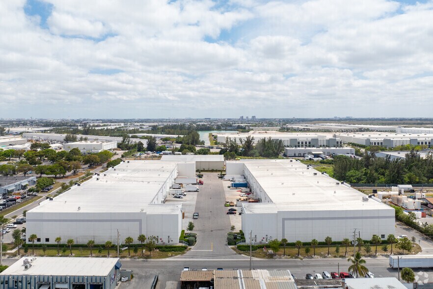 More Photos Of 8200 NW 93rd St, Medley Distribution For Lease