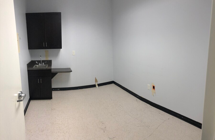 More Photos Of 2148 NW Duluth Hwy, Duluth Unknown For Lease