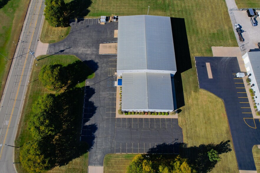 More Photos Of 1610 E High St, Jackson Warehouse For Sale