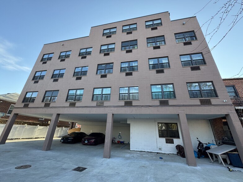 More Photos Of 3573 Laconia Ave, Bronx Apartments For Sale