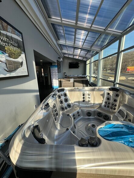 More Photos Of 57 New Haven Rd, Seymour Storefront For Sale