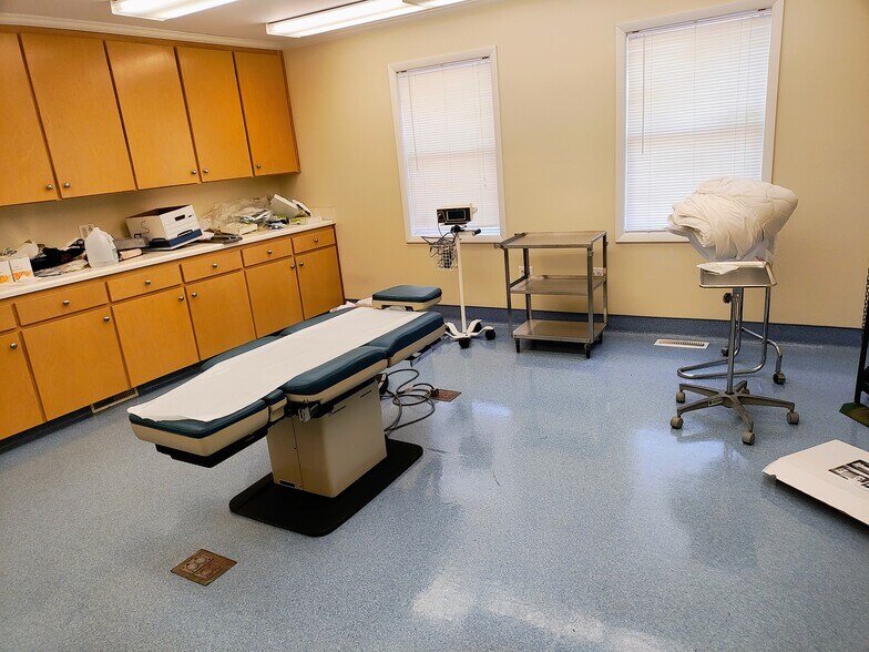 More Photos Of 516 Beaumont Rd, Fayetteville Medical For Lease