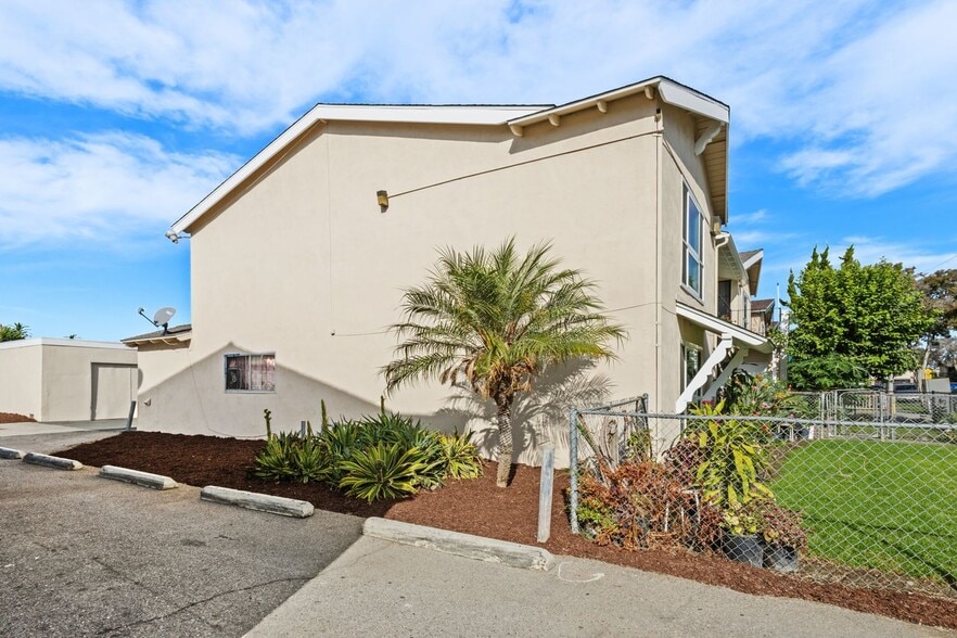 More Photos Of 637 N Anna Dr, Anaheim Apartments For Sale