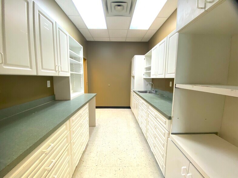 More Photos Of 910 Williston Park Pt, Lake Mary Medical For Sale