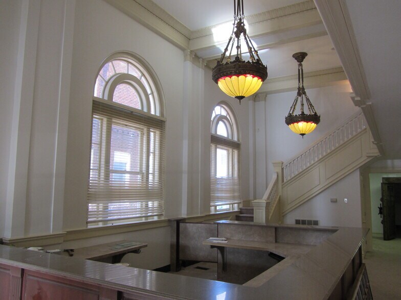 More Photos Of 522 9th St, Huntington Loft Creative Space For Lease