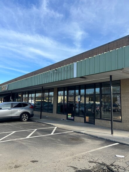 More Photos Of 19-49 Airport Rd, Fitchburg Unknown For Lease