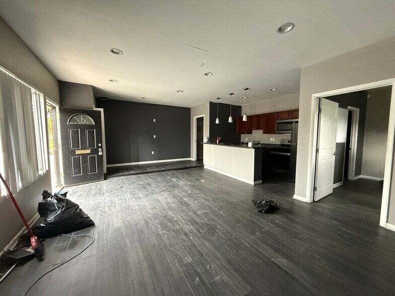 More Photos Of 831 Green Rd, Ypsilanti Apartments For Sale