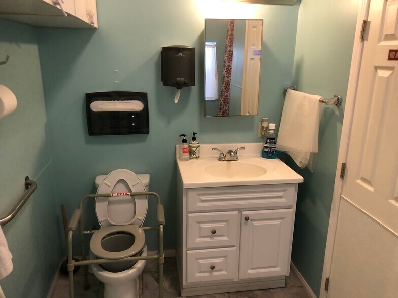 More Photos Of 264 E 2nd St, San Jacinto Assisted Living For Sale