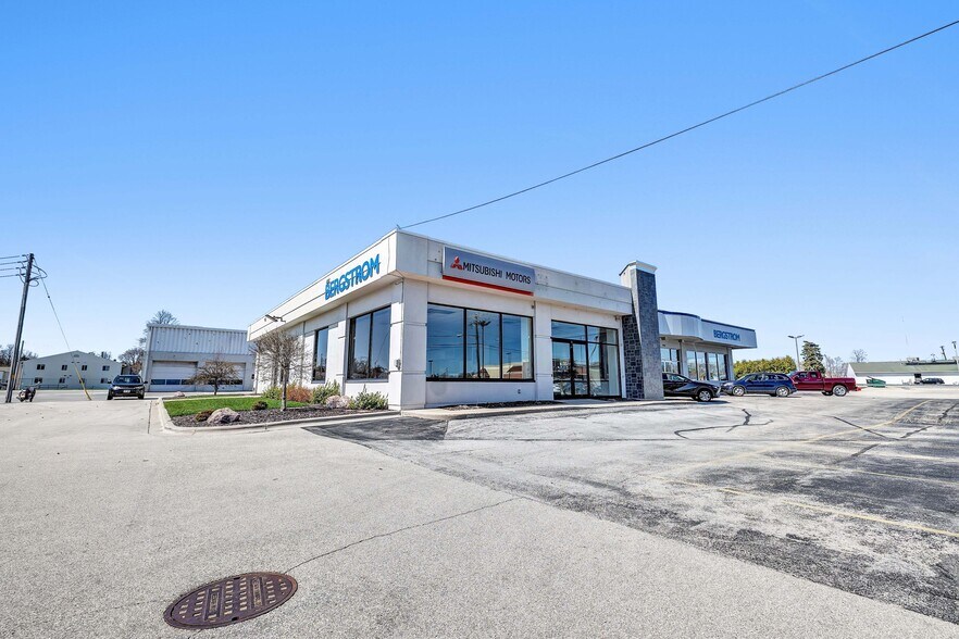 More Photos Of 1988 E Mason St, Green Bay Auto Dealership For Sale