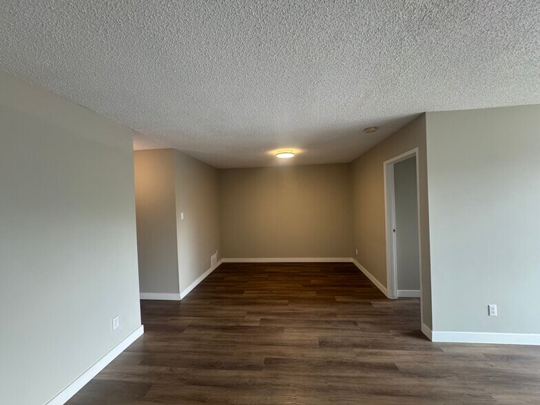 More Photos Of 5000 50 St, Beaumont Storefront Retail Office For Lease