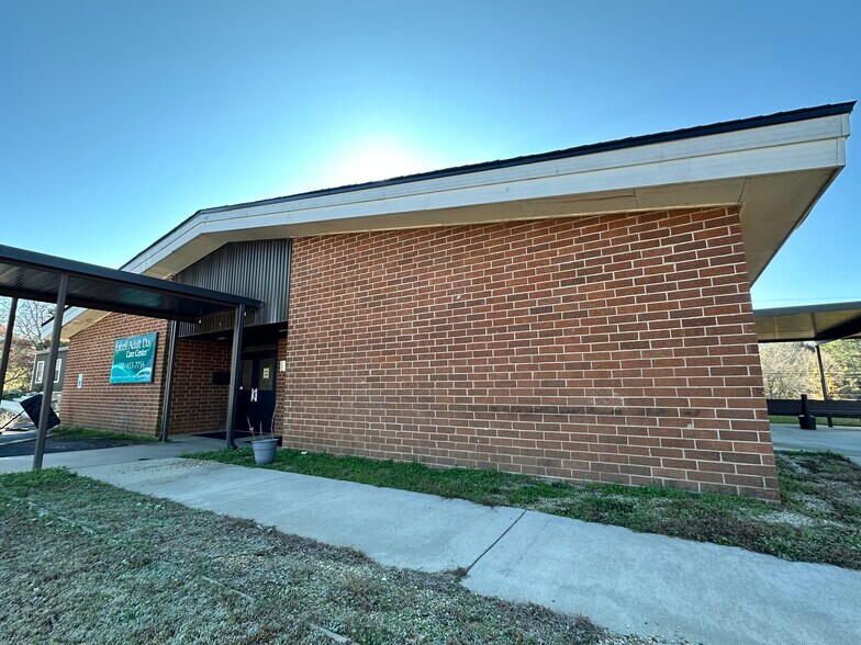 More Photos Of 504 Martin Luther King Jr Dr, Greensboro Daycare Center For Sale