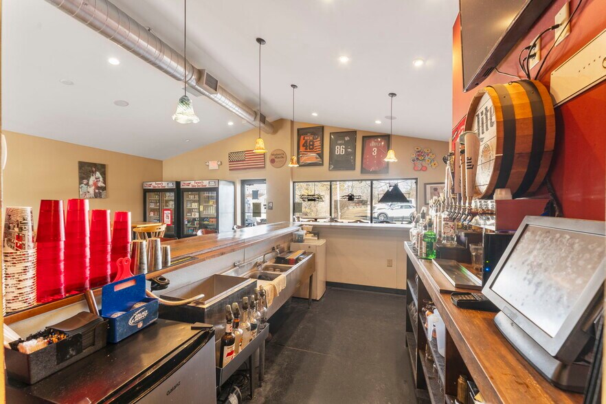 More Photos Of 1850 John Fries Hwy, Quakertown Restaurant For Sale