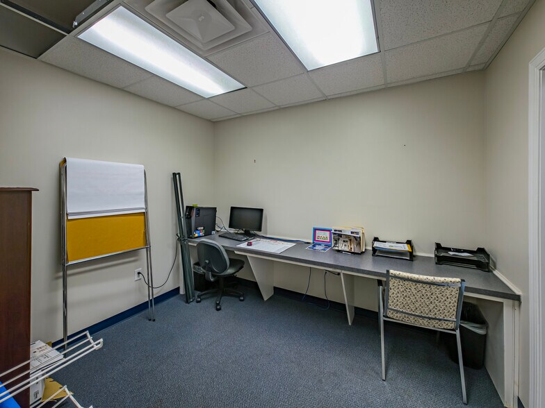 More Photos Of 1108 Gornto Rd, Valdosta Office For Sale