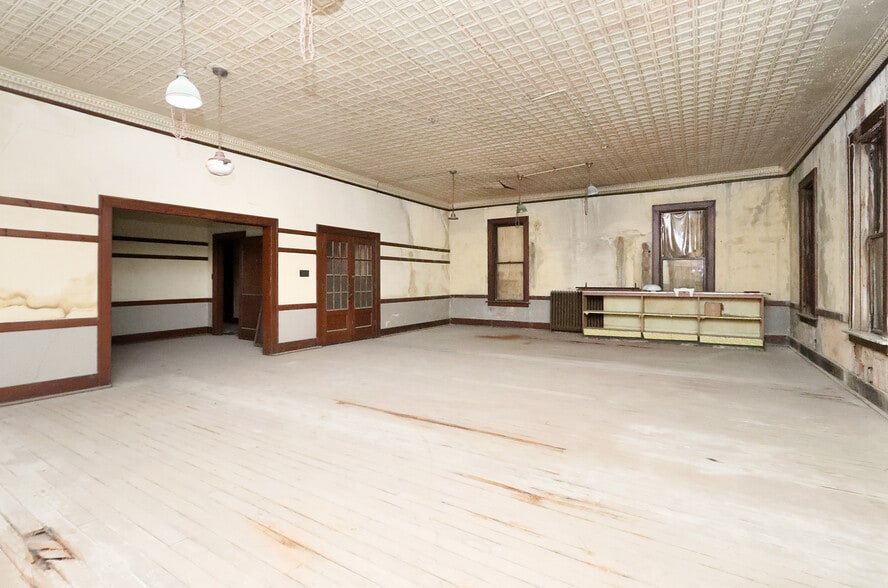 More Photos Of 1119 6th st, Nevada General Retail For Sale